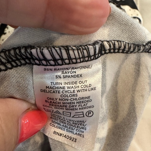 🍁🍂LOFT Black and White Leaf Print Maxi Dress - Picture 6 of 6